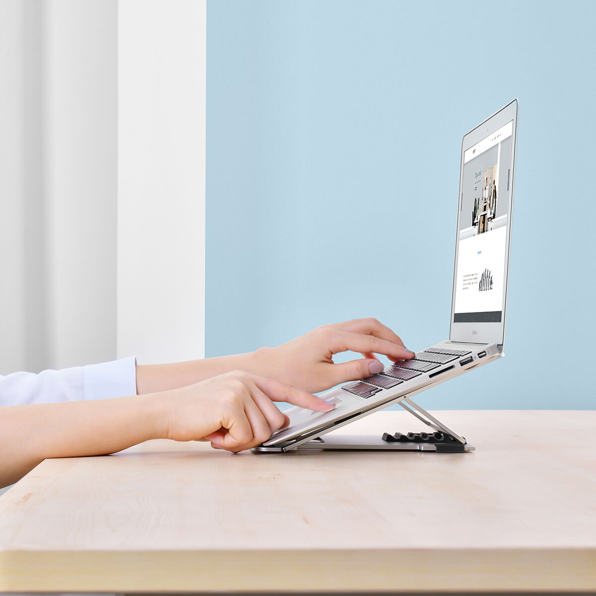 Ergo Rise — Support Laptop en Aluminium Ergonomique pour Améliorer la Posture