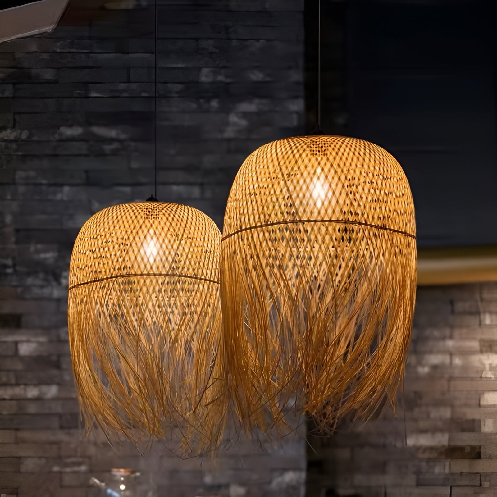 Suspension Bambou Tissé Main | Éclairage Organique Salon de Thé et Restaurant