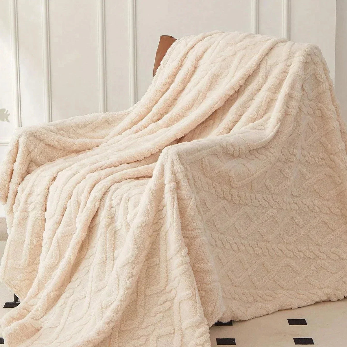 Lightweight Coral Fleece Blanket - Daily Sofa & Travel Comfort