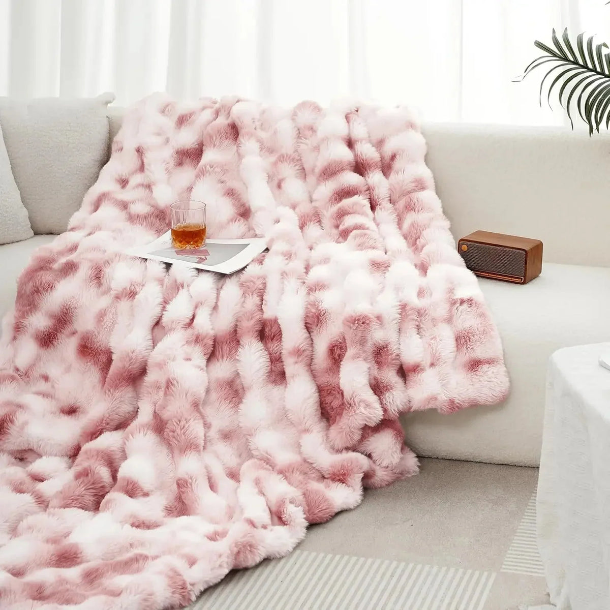 Faux Fur Ultra-Soft Throw - Luxurious Home Comfort Statement