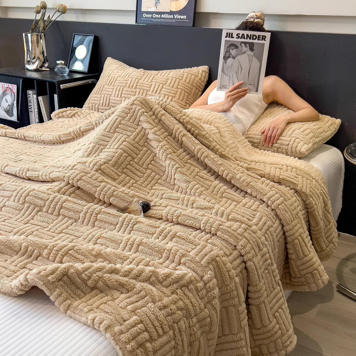 Geometric Jacquard Queen Plush Throw - Premium Dual-Face Design
