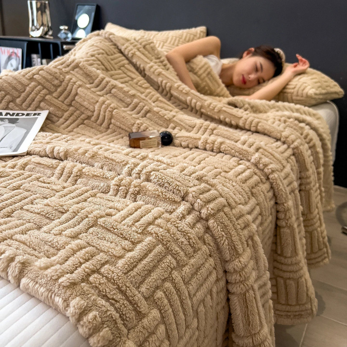 Geometric Jacquard Queen Plush Throw - Premium Dual-Face Design