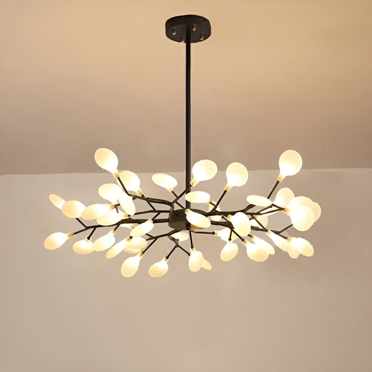 Lustre Branches et Lucioles Élégant | 30 Lumières Ambiance Féerique Noir